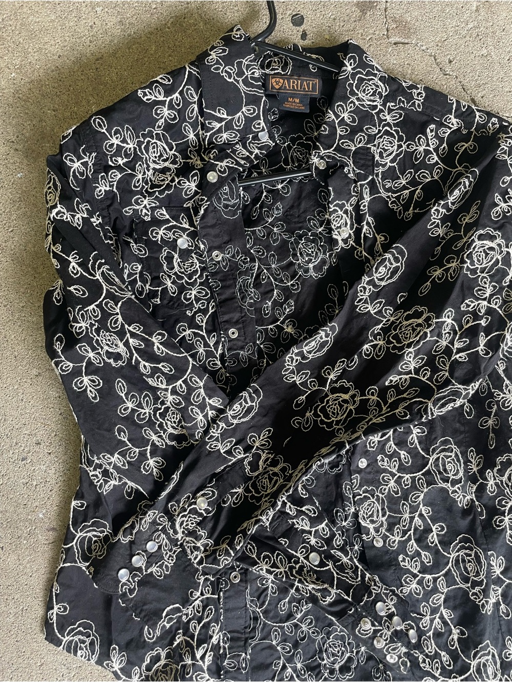 Ariat womans Floral Embroidered Western Shirt